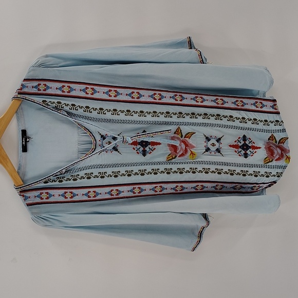 Andree pullover blouse size medium  light blue embroidered floral throughout - Picture 1 of 6